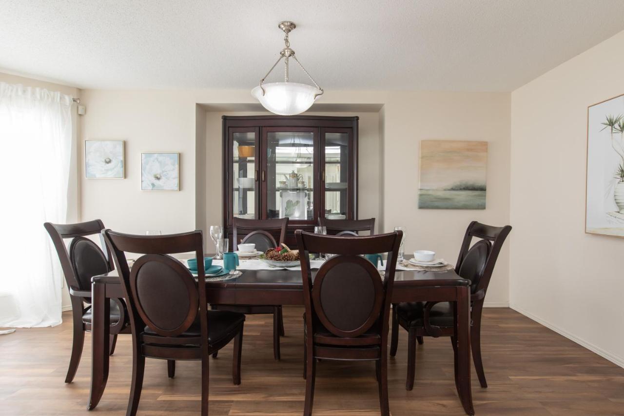 Elegant 6 Bedroom House Near U Of Manitoba Winnipeg Exterior foto