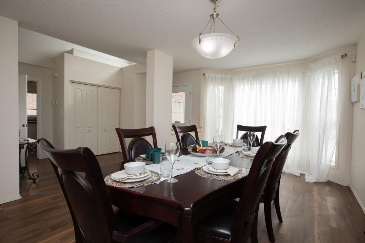 Elegant 6 Bedroom House Near U Of Manitoba Winnipeg Exterior foto
