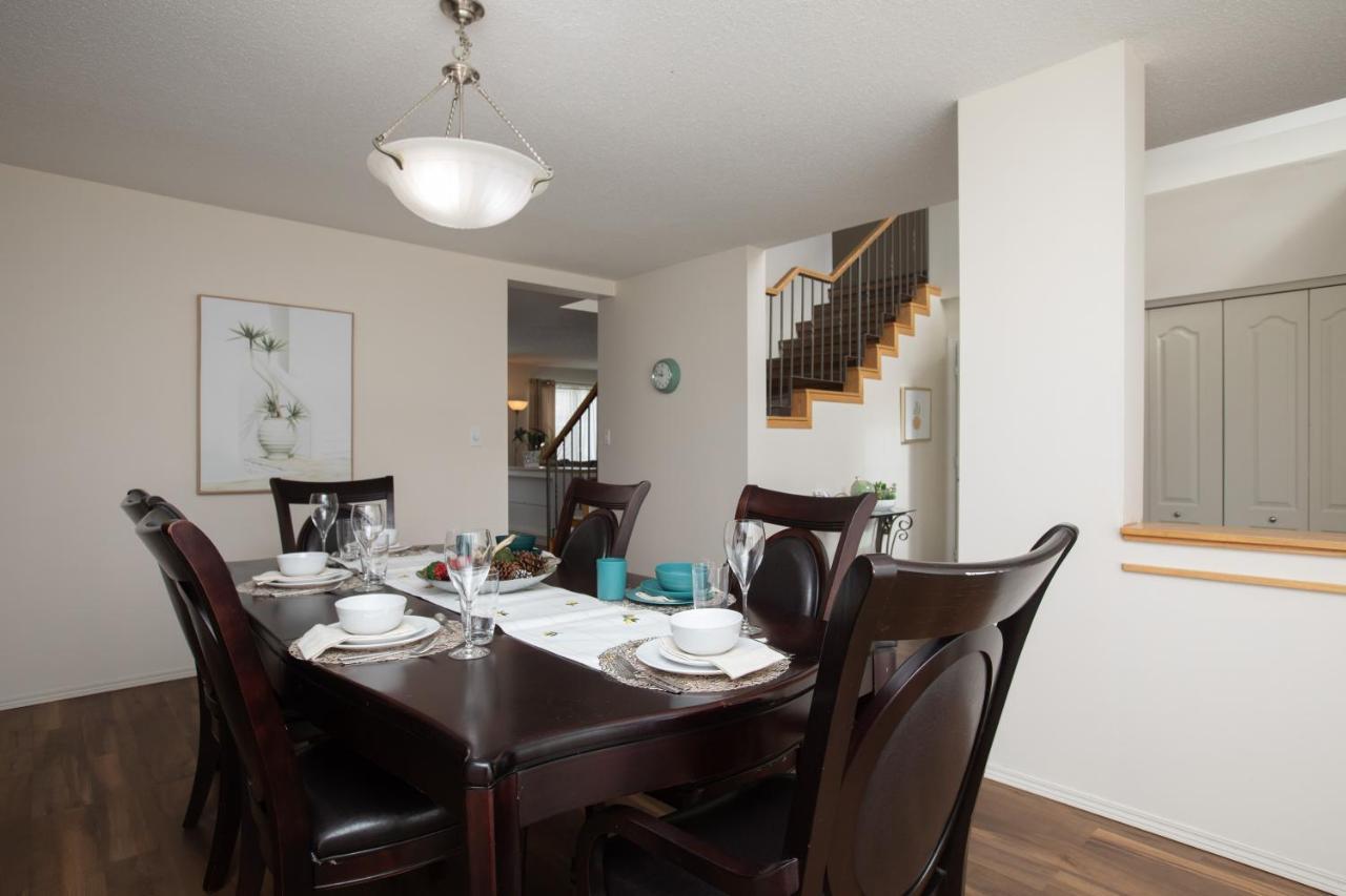 Elegant 6 Bedroom House Near U Of Manitoba Winnipeg Exterior foto