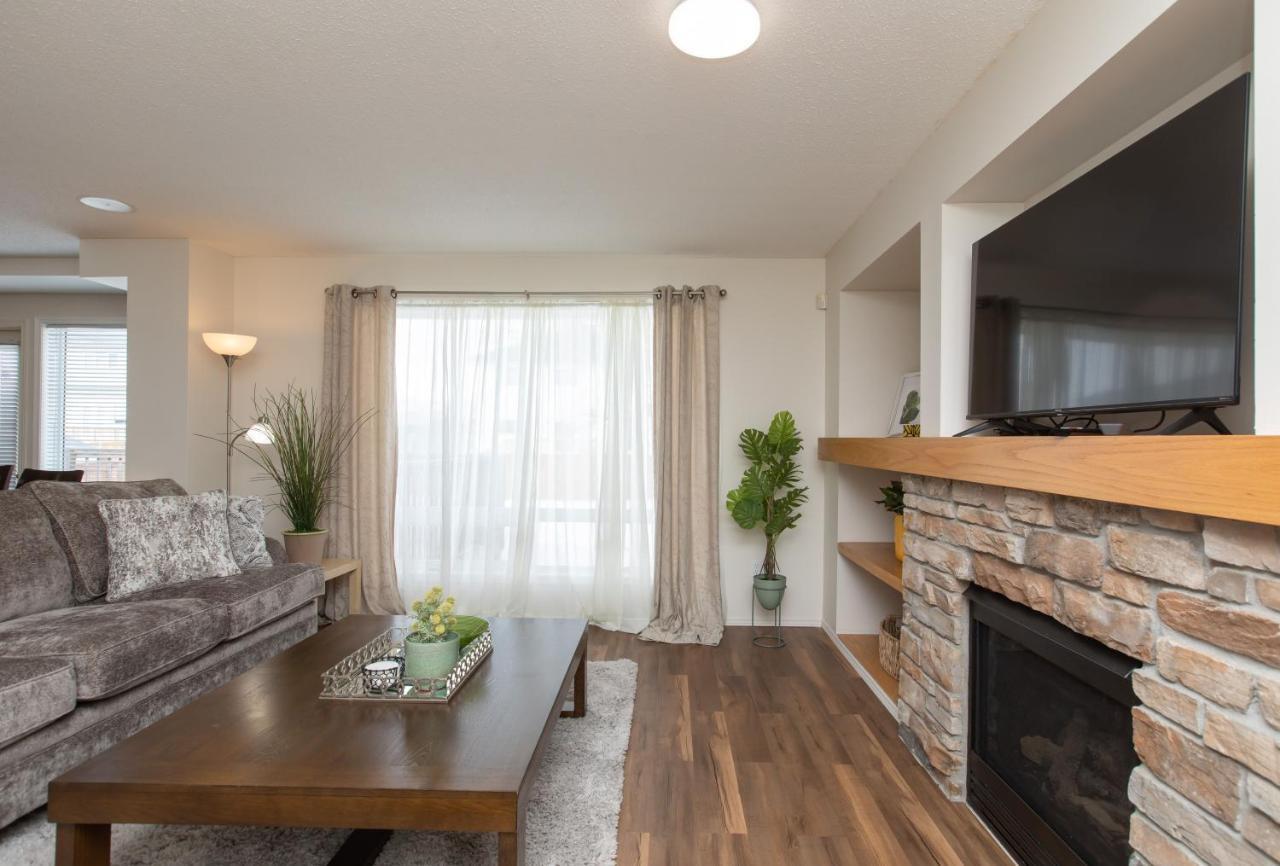 Elegant 6 Bedroom House Near U Of Manitoba Winnipeg Exterior foto