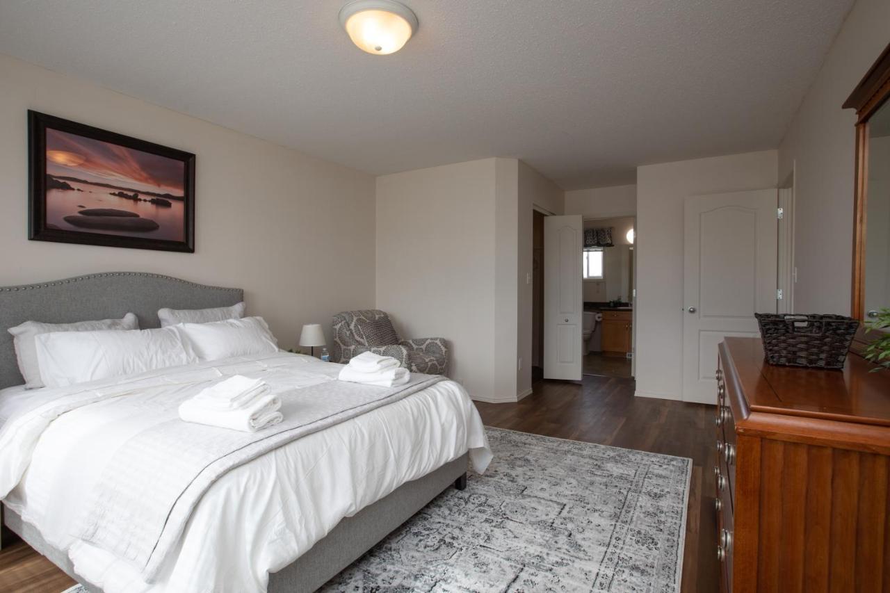 Elegant 6 Bedroom House Near U Of Manitoba Winnipeg Exterior foto